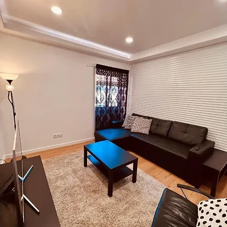 Charmoso - Penha De Franca * Lisbon