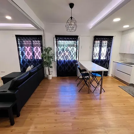 Charmoso - Penha De Franca Lisbon